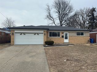 2509 Edwin Dr, Warren, MI 48092