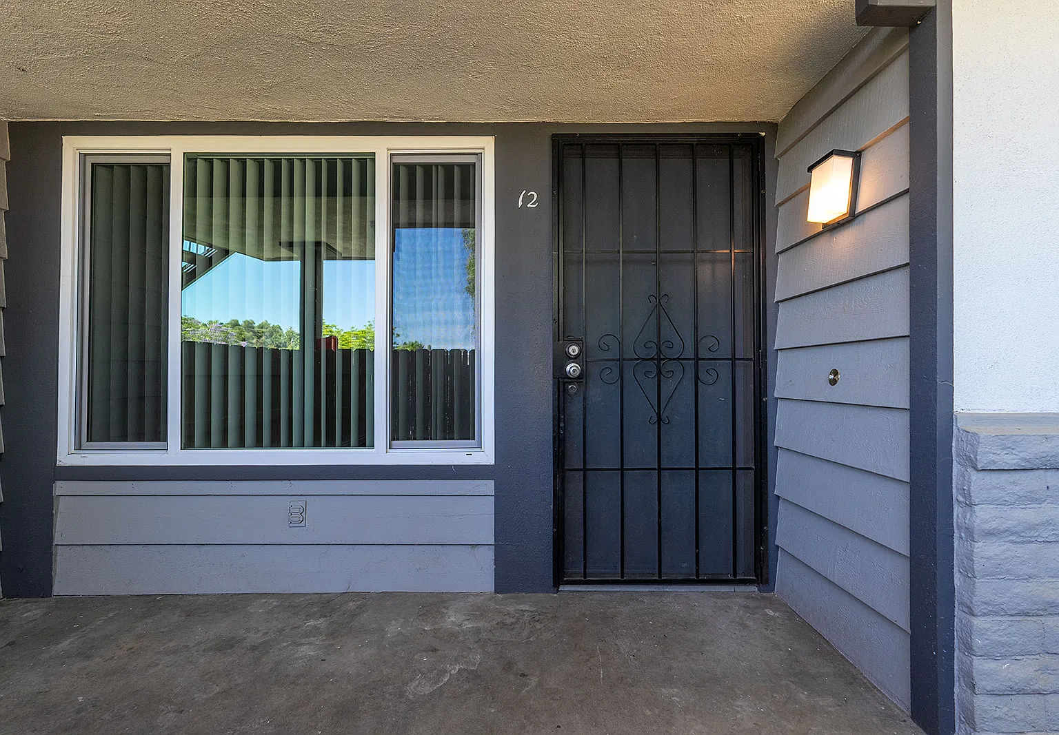 2 bed, 1000 sqft, $2,645 — Photo 2