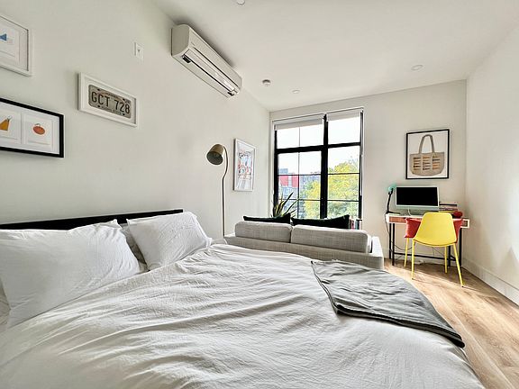 3rd image of 1104 Bedford Ave APT 402