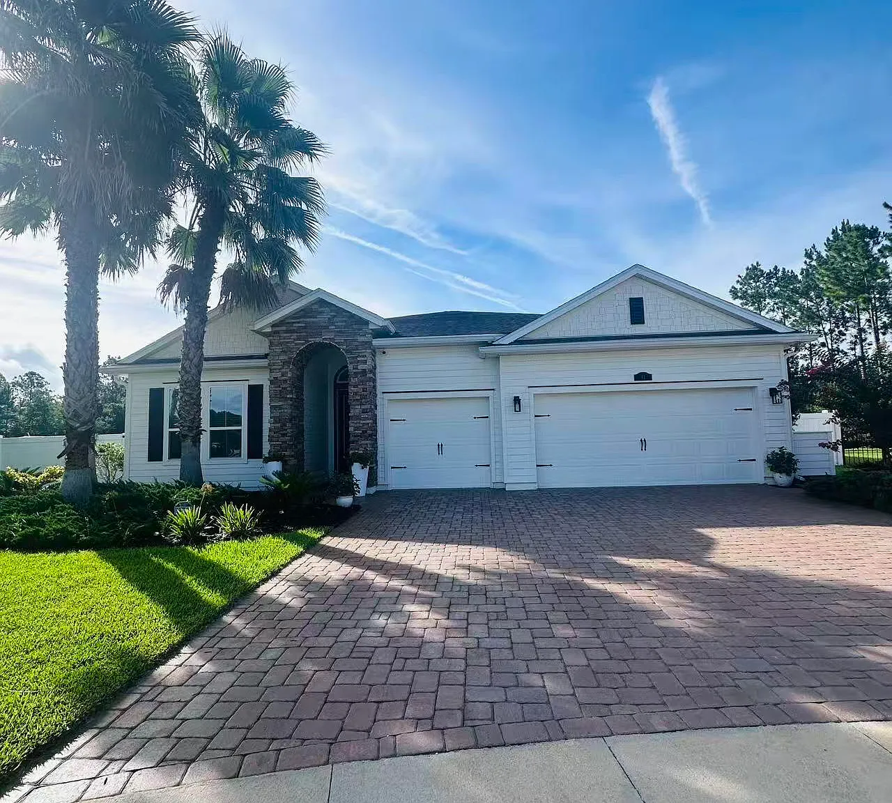 4 bed, 3.0 bath, 2667 sqft, $4,850 — Photo 1