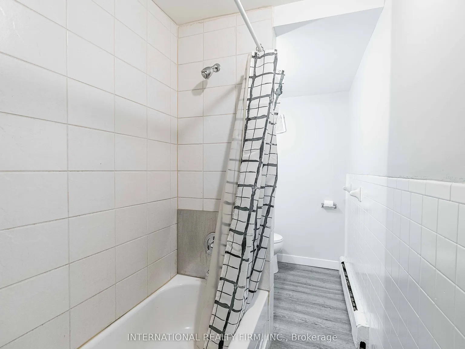 1 bed, $1,300 — Photo 3