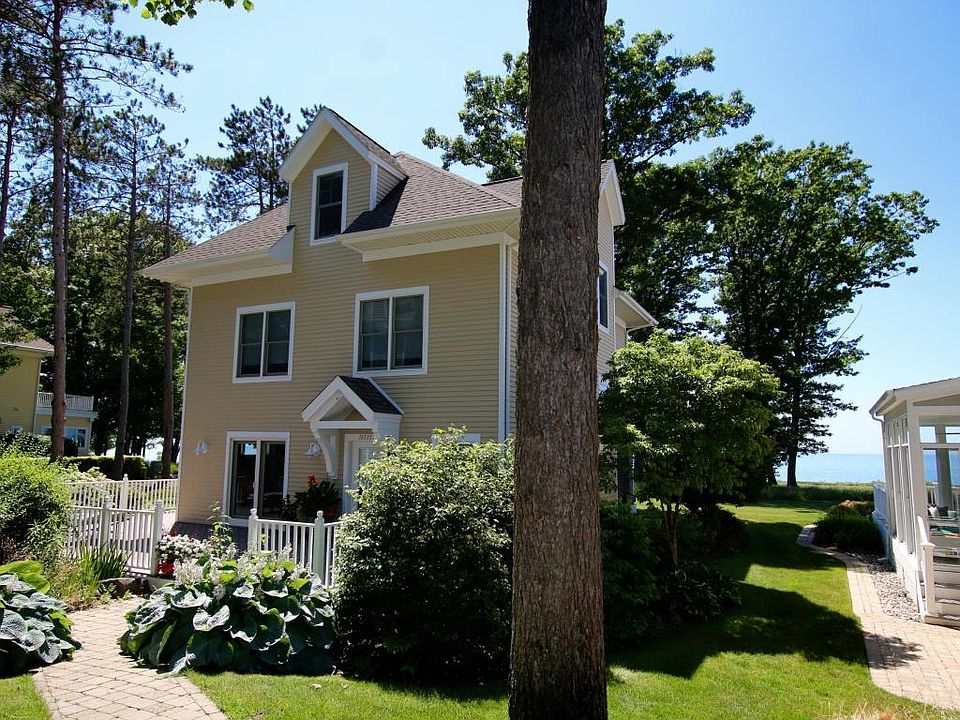 1st image of 76533 Jordyn Ln
