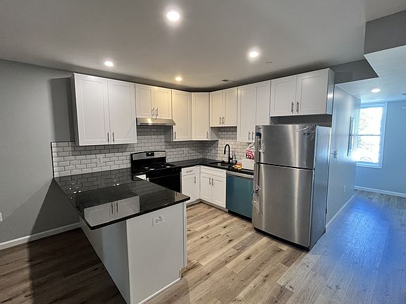 2nd image of 1709 E St NE #2