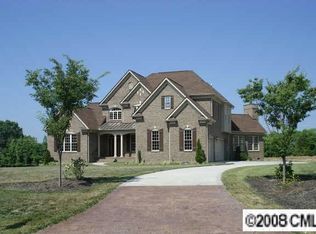 2214 Whiskery Dr, Waxhaw, NC 28173