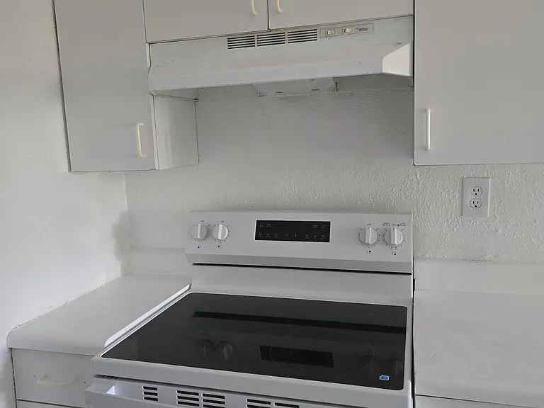 1448 Holly Heights Dr #3 — Photo 5