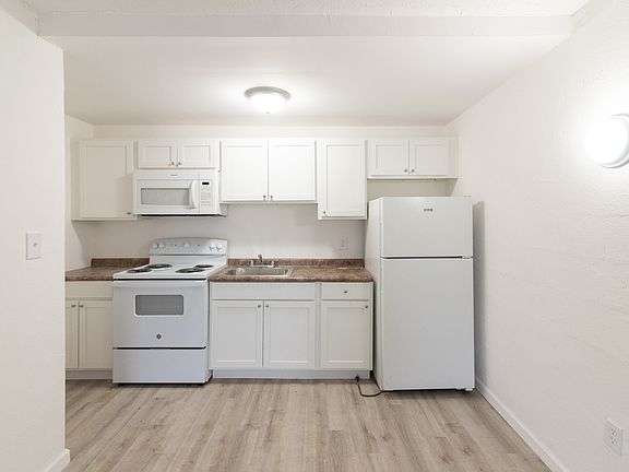 3rd image of 2765 W Tharpe St #208