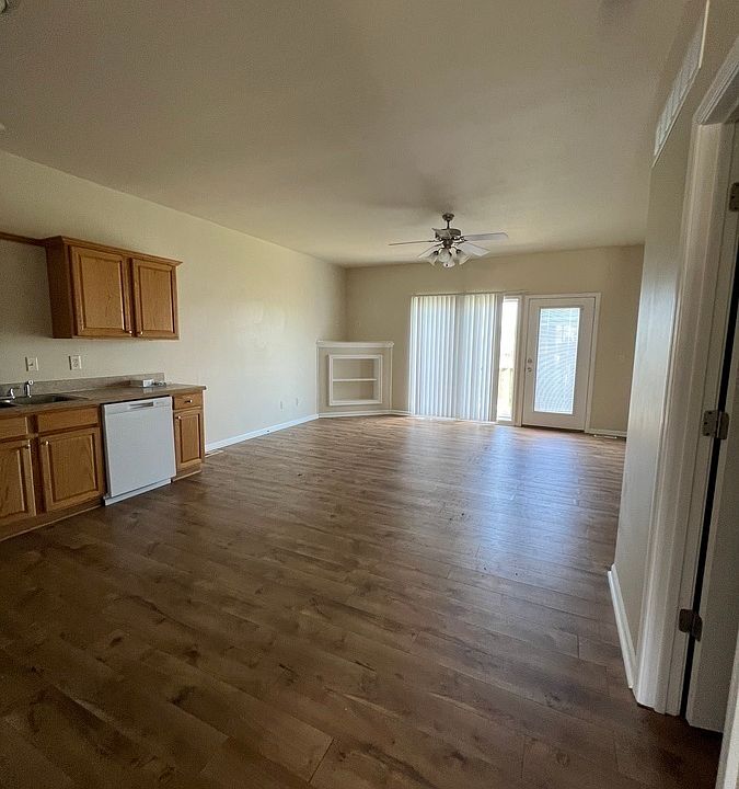 138 Mott Dr, Raymore, MO 64083 Zillow