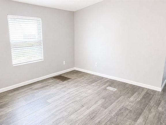 5th image of 4517 La Force St