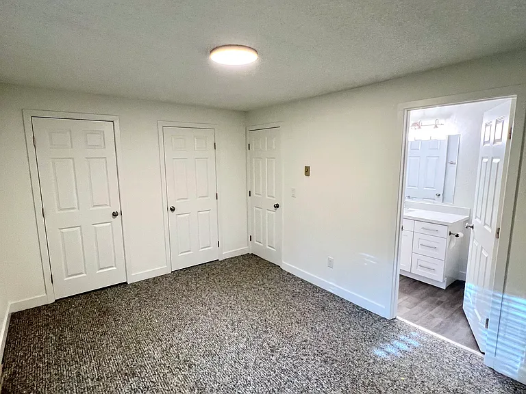 504 Kendall St — Photo 16