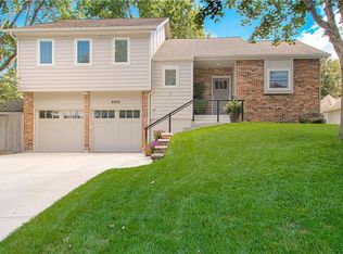 6803 Summit St, Shawnee, KS 66216