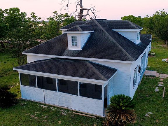 3rd image of 24206 Longenbaugh Rd