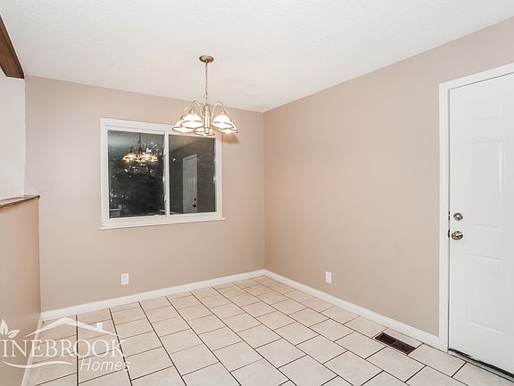 5th image of 12066 Hitchcock Dr