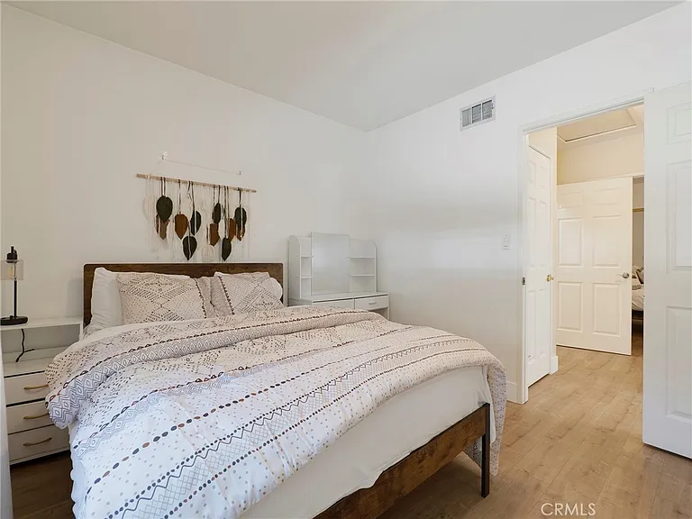 10018 Cozycroft Ave — Photo 19