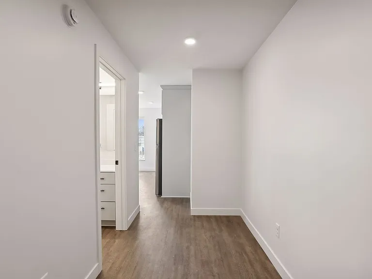 Solstice Apartments — Photo 36