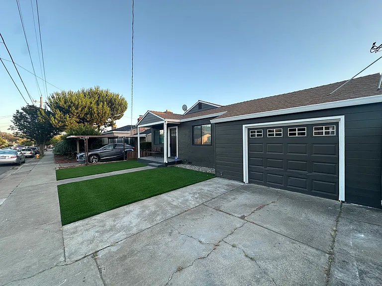24659 Joanne St — Photo 3