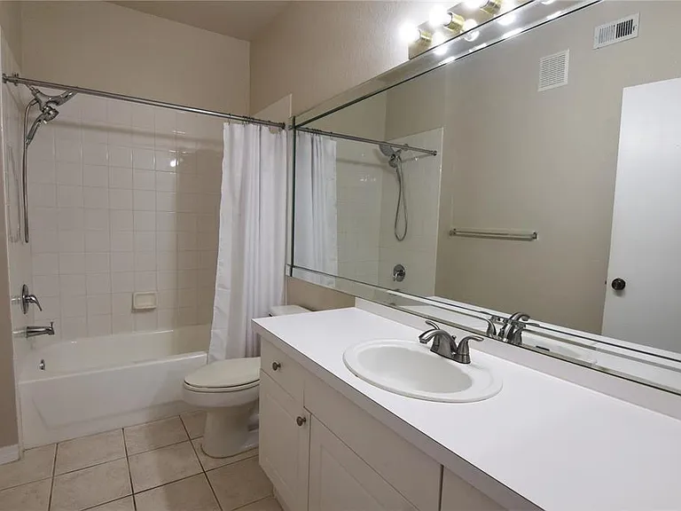 5122 Northridge Rd #202 — Photo 14