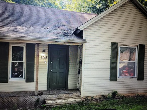 2017 N Travis Avenue, Springfield, MO 65803