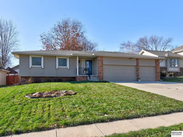 9211 Monroe St, Omaha, NE 68127