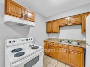 2003 Chateau Dr E, Harrisonville, MO 64701