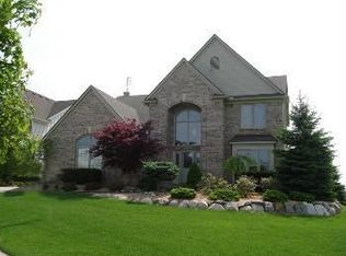 6142 Majestic Oaks Dr, Commerce Twp, MI 48382