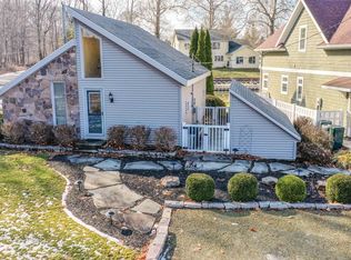 10259 N South Channel Dr, Syracuse, IN 46567