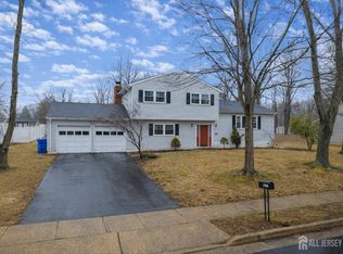 1035 Hillside Dr, North Brunswick, NJ
