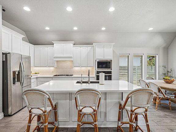2nd image of 526 Orchard Way