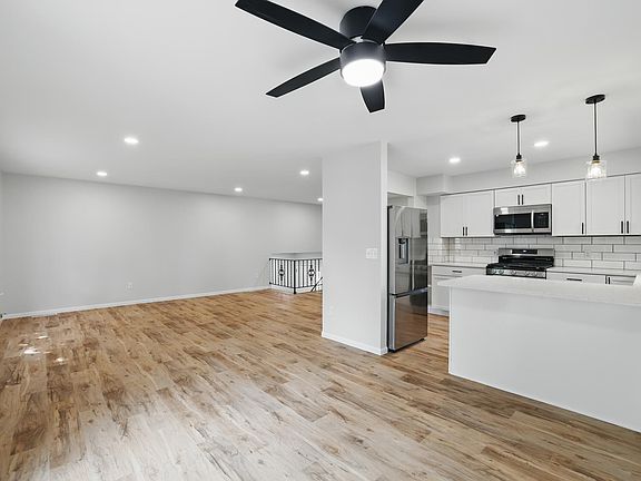 3rd image of 200 Sterling St N
