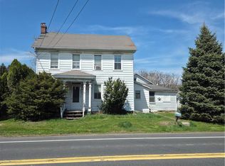 4586 W Mountain View Dr, Walnutport, PA 18088