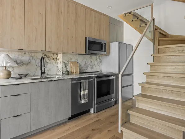 726 Madison Street image 3 of 8