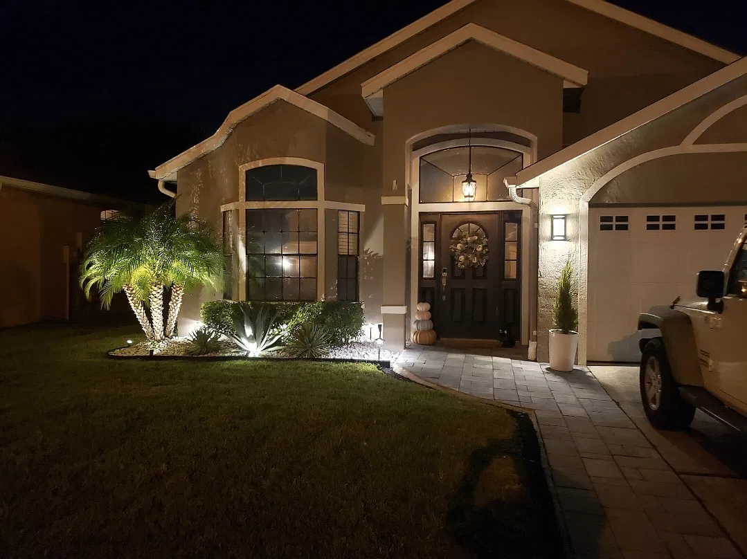 4 bed, 2010 sqft, $2,900 — Photo 2