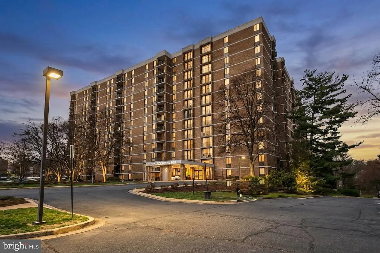 2300 Pimmit Dr APT 608 photo 1