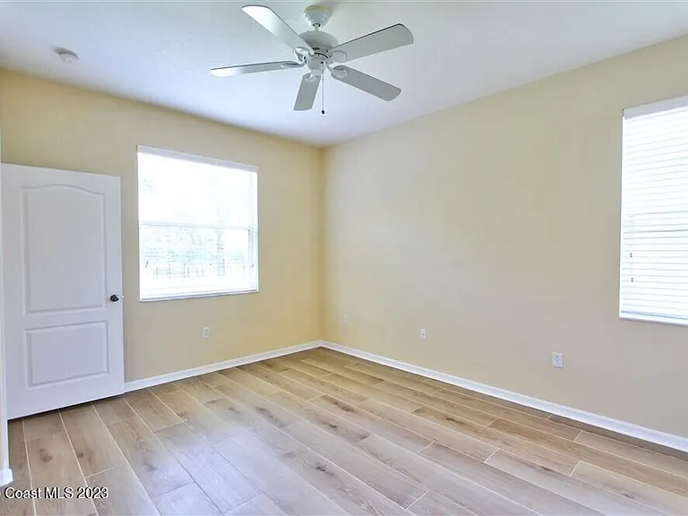 5834 Trieda Dr — Photo 21