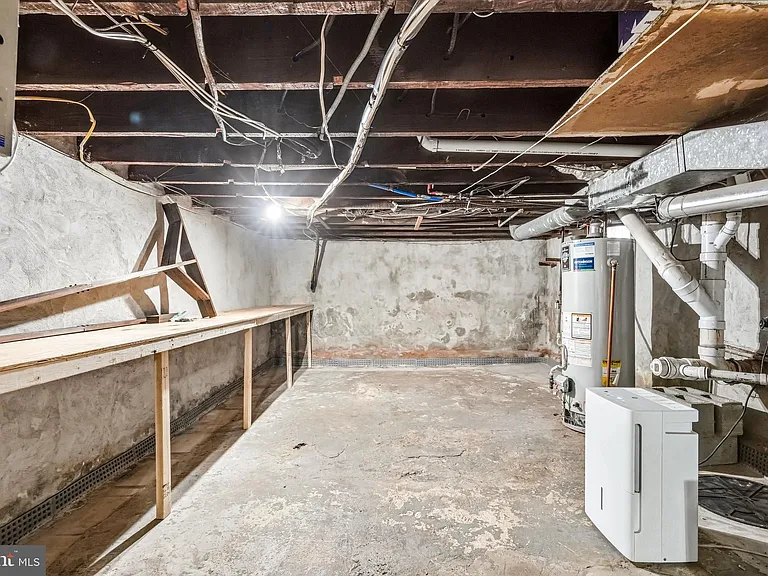 11 E Atlantic Ave — Photo 27