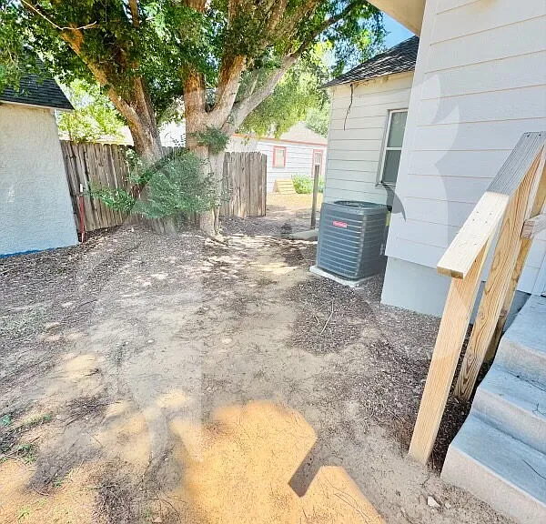 1514 Texas St — Photo 7