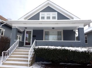 826 S Grove Ave, Oak Park, IL 60304