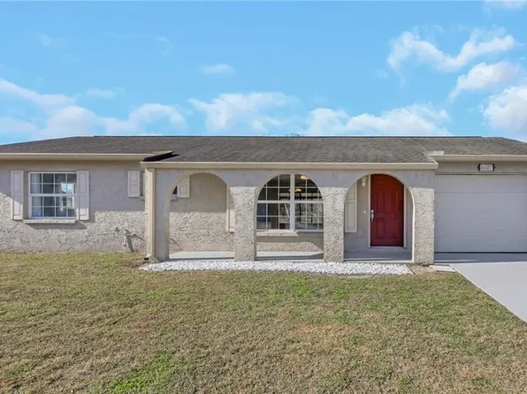 8327 Jacqueline Ct, Zephyrhills, FL 33541
