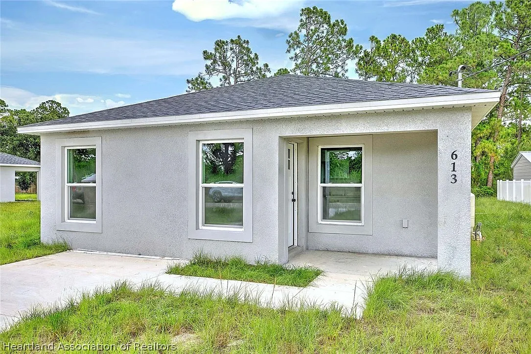 3 bed, 2.0 bath, 1025 sqft, $1,850 — Photo 3