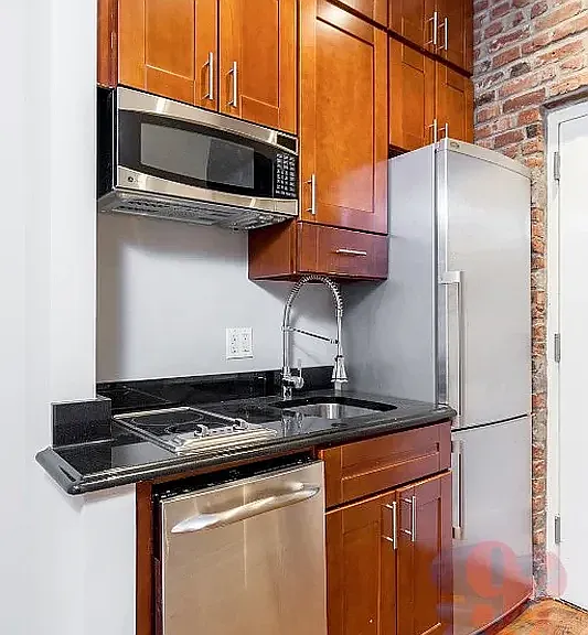 234 W 14th St #R4C — Photo 3