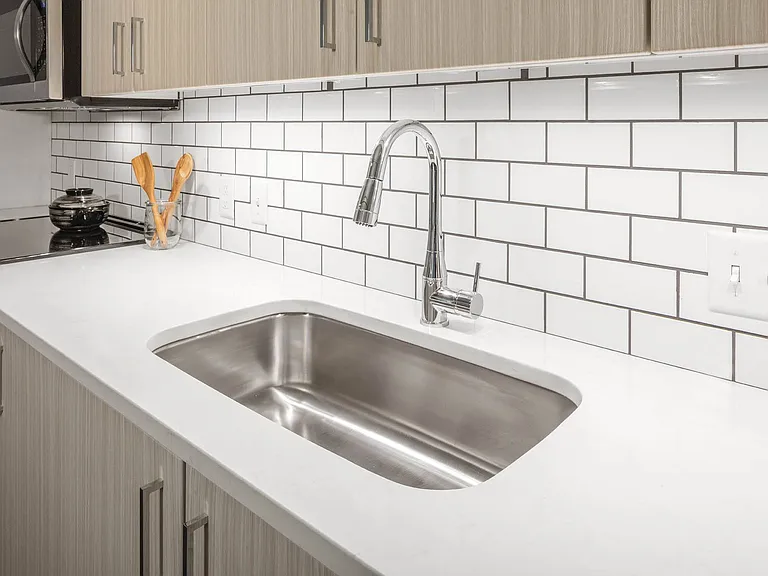 Subway Tile & Quartz