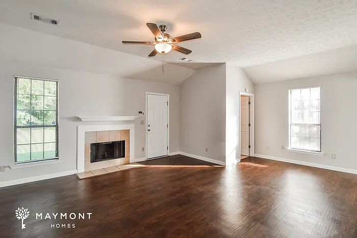 3 bed, 2.0 bath, 1397 sqft, $1,625 — Photo 3