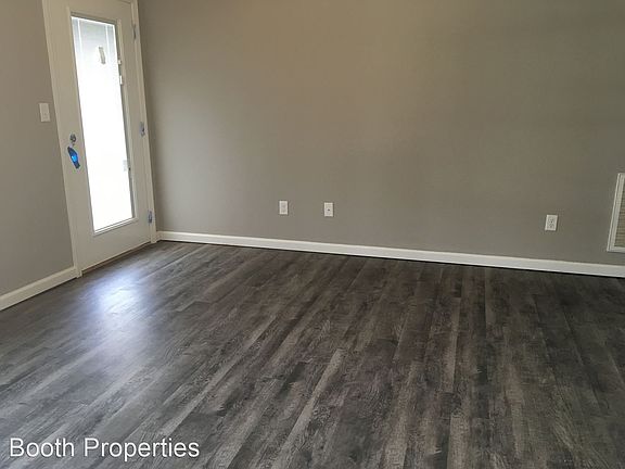 2nd image of 875 Lynnwood Way #3