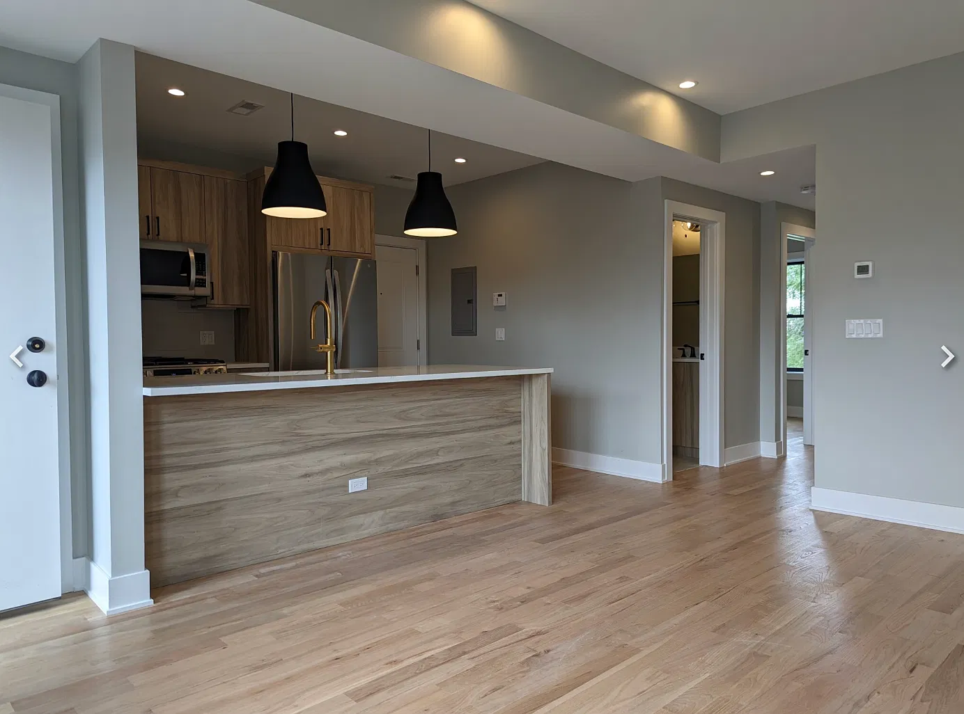 2 bed, 950 sqft, $2,795 — Photo 3