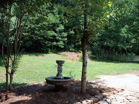 3rd image of 1423 Juniper Hills Ln
