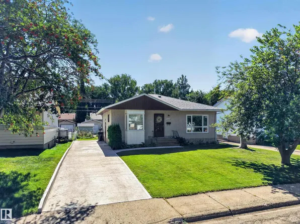 5207 48th Ave, Leduc, AB T9E 5E4