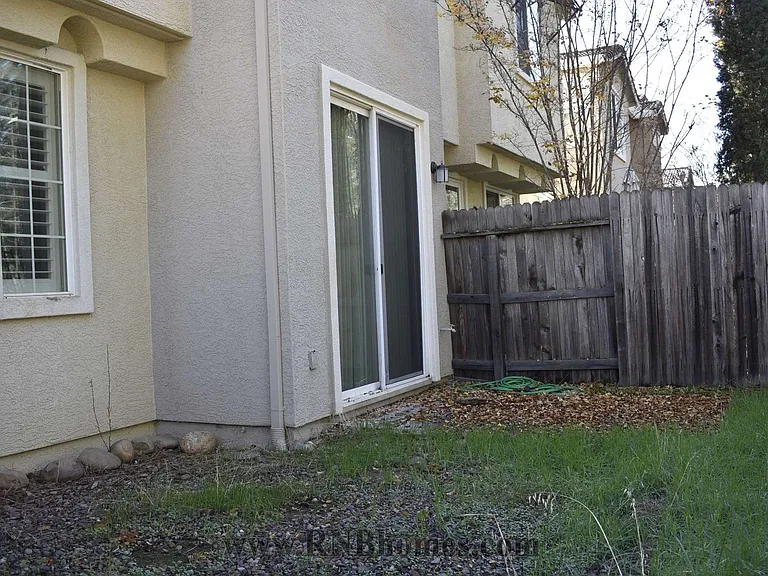 2103 Ferry Cir — Photo 17