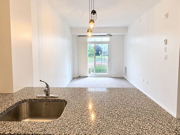 5th image of 80 Aspen Springs Dr #124