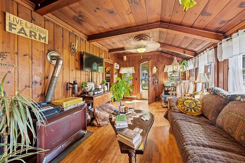 1 bed, 1.0 bath, $1,400 — Photo 2