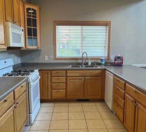 2124 - Kitchen_05122022