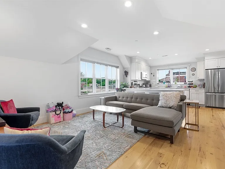 44 Evergreen St #3 — Photo 9